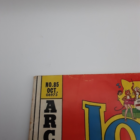 VINTAGE Archie Series Josie and the Pussycats Comic No. 85 1975 - Picture 7 of 7